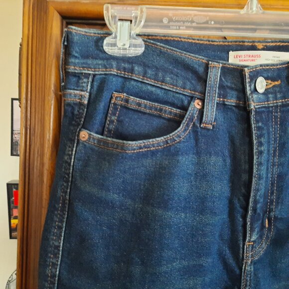 Levi Strauss Signature Vintage High Rise Straight Jeans NWT! - Darkwash, Sz 6 - Picture 4 of 16